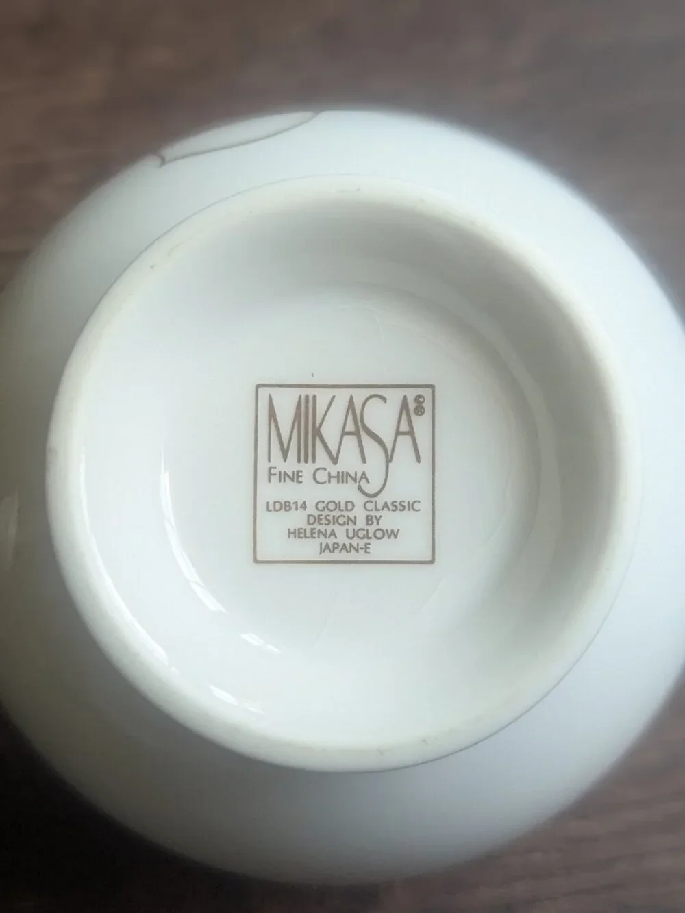 Mikasa Gold Classic White Lily Sugar Bowl with Lid Designed by Helena Uglow